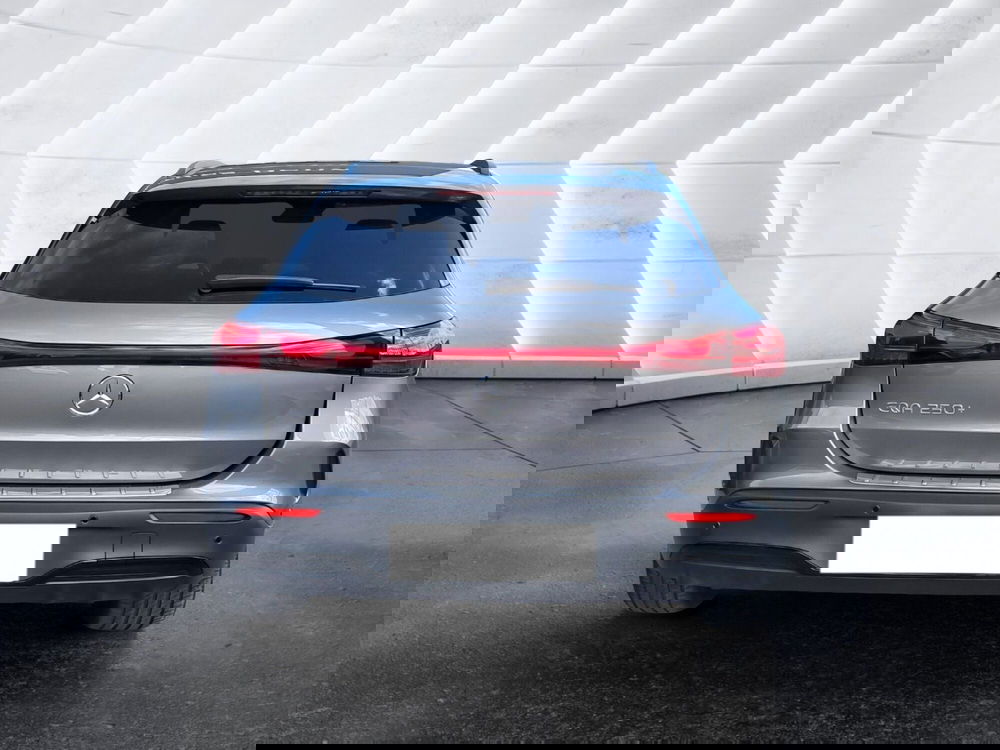 Mercedes-Benz EQA usata a Salerno (5)