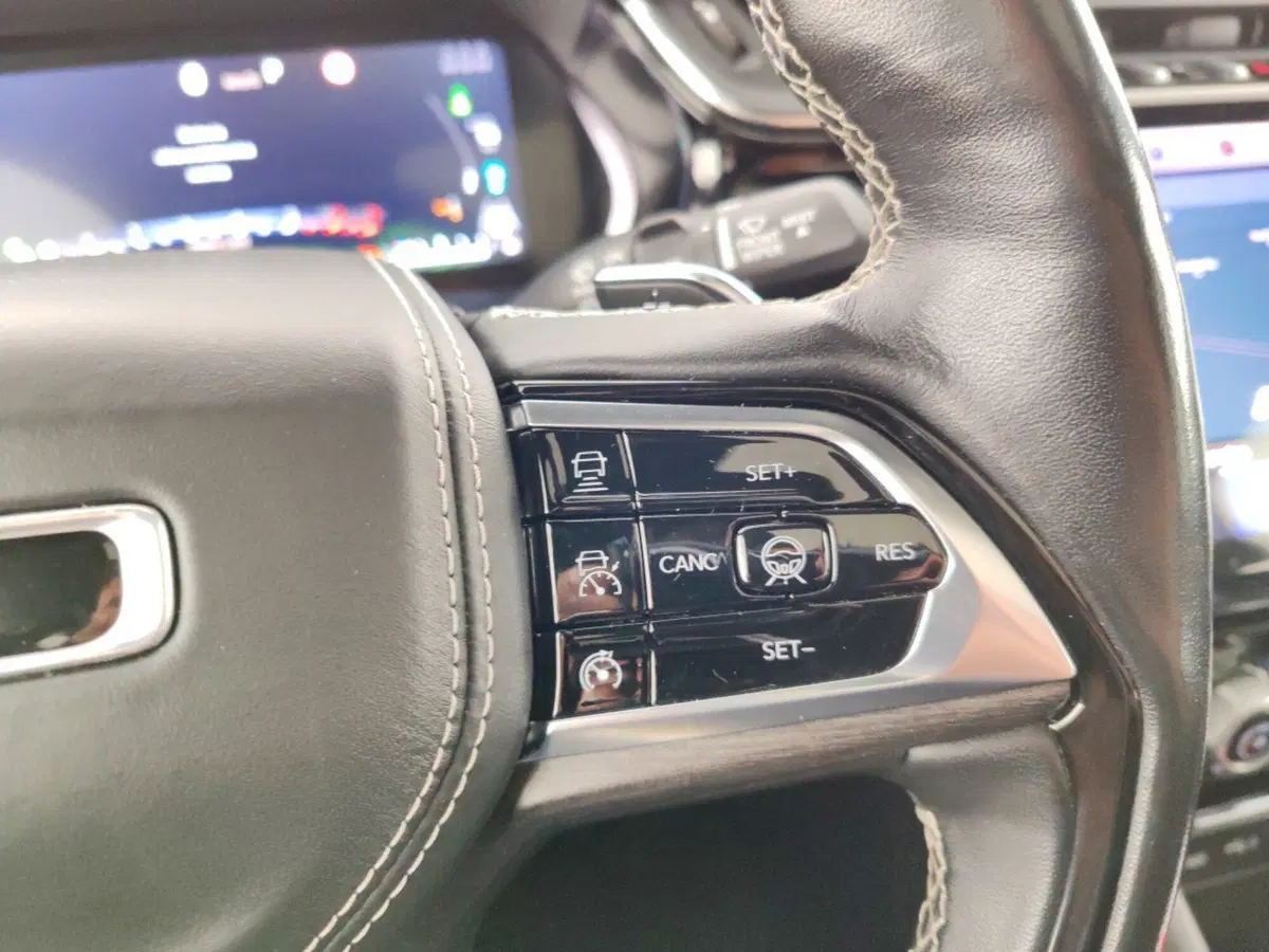 Jeep Grand Cherokee usata a Massa-Carrara (15)