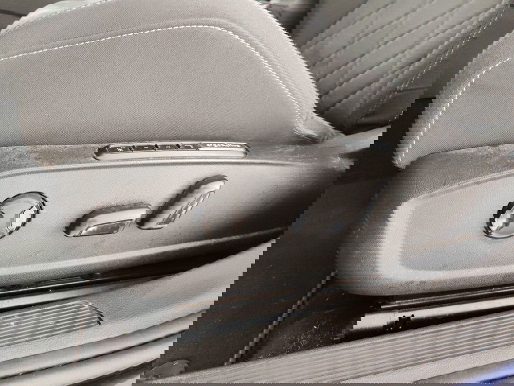 Volkswagen Golf usata a Massa-Carrara (10)