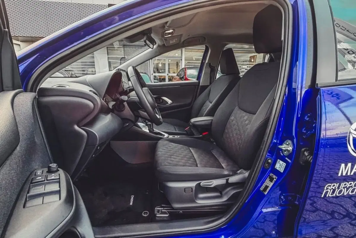 Mazda Mazda2 Hybrid usata a Vercelli (8)