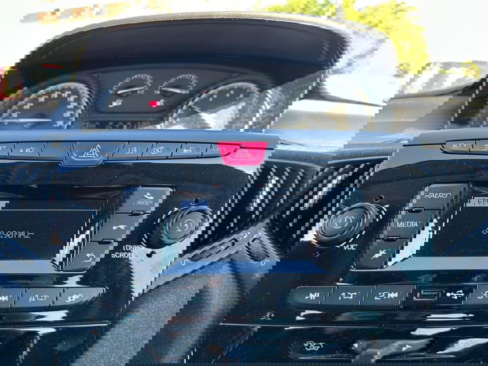 Lancia Ypsilon usata a Salerno (17)