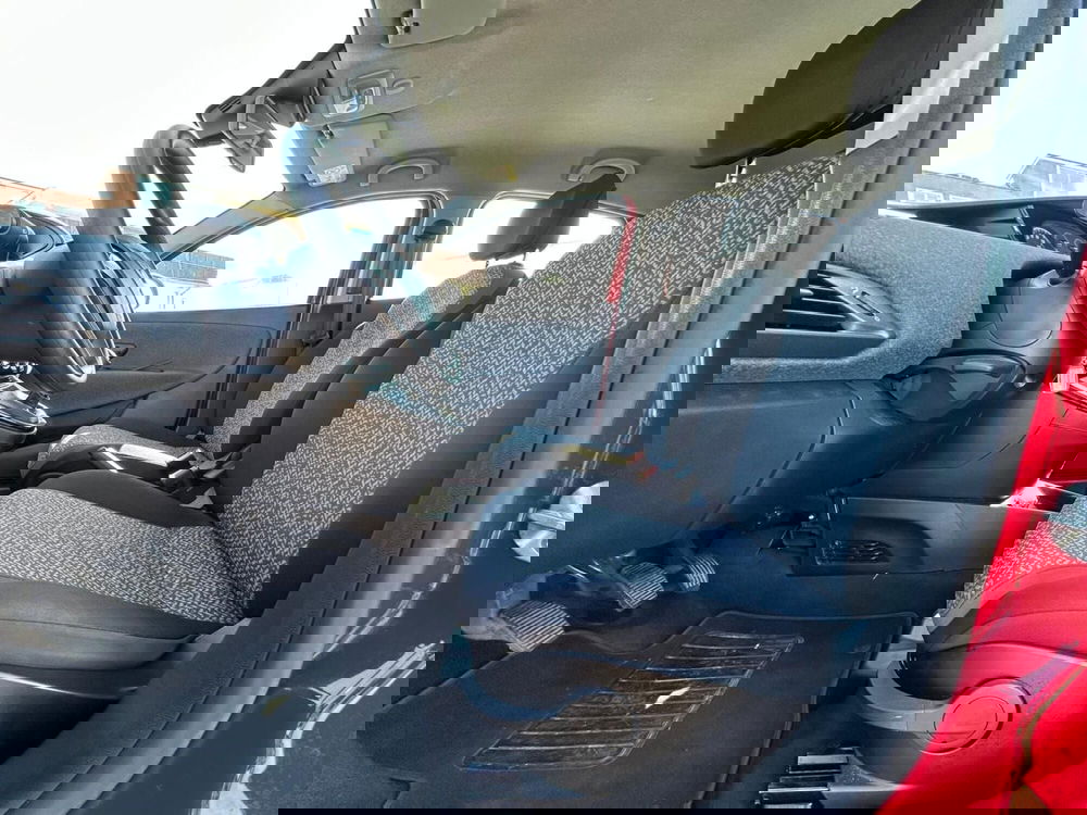 Lancia Ypsilon usata a Salerno (6)