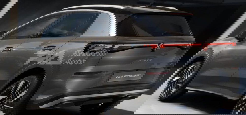 Volkswagen T-Roc nuova a Lecco (3)