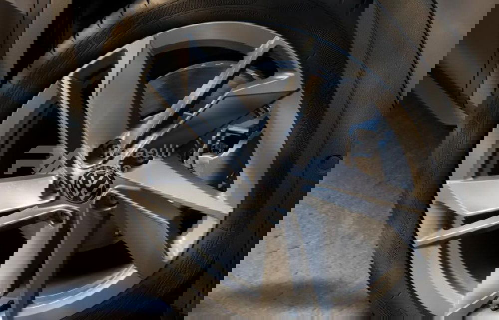 Volkswagen T-Roc nuova a Lecco (4)