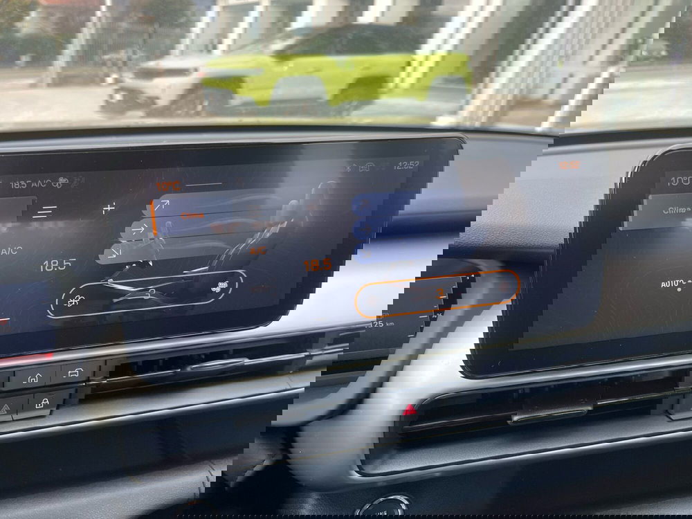 Jeep Avenger nuova a Frosinone (14)