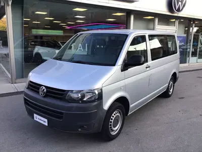 Volkswagen Veicoli Commerciali Transporter Furgone 2.0 TDI 140CV PC Kombi del 2012 usata a Chiavari