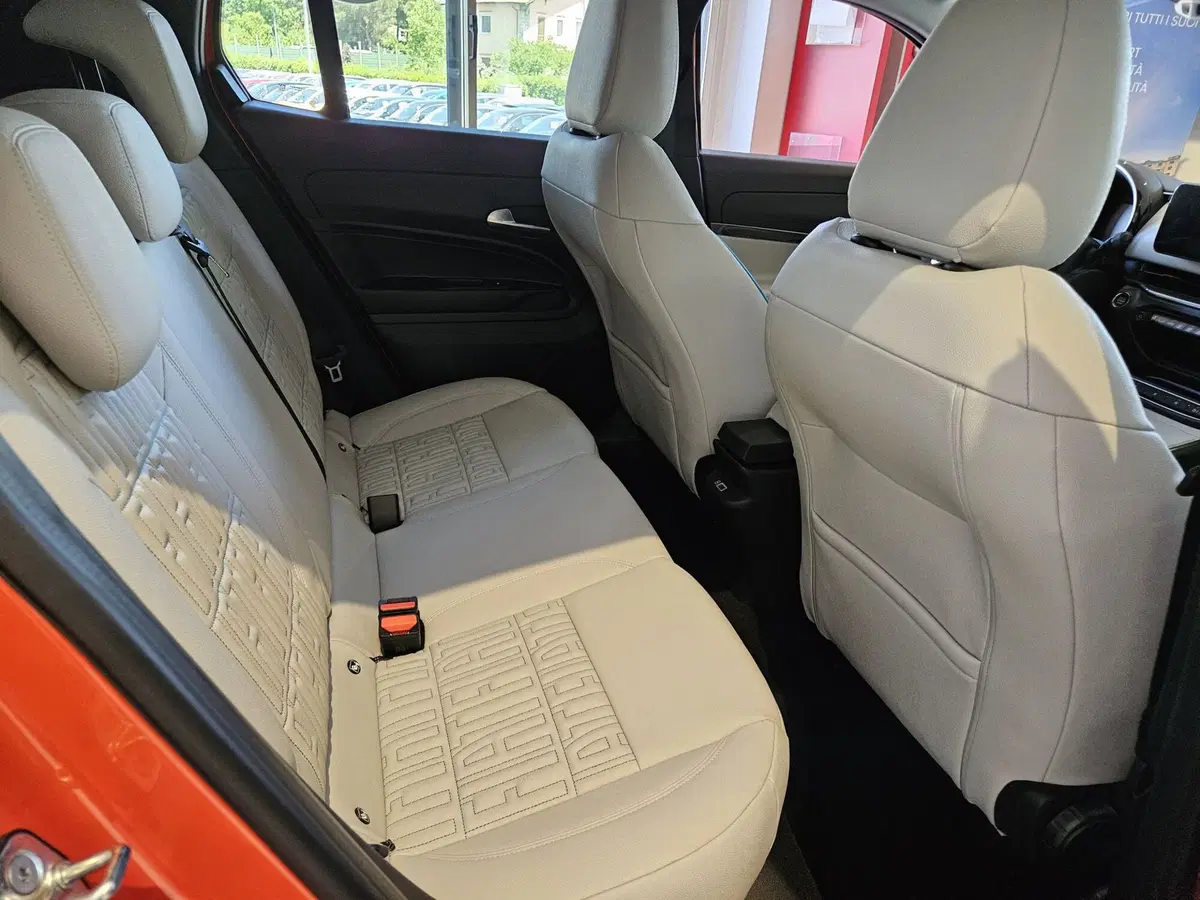 Fiat 600e nuova a Lucca (16)