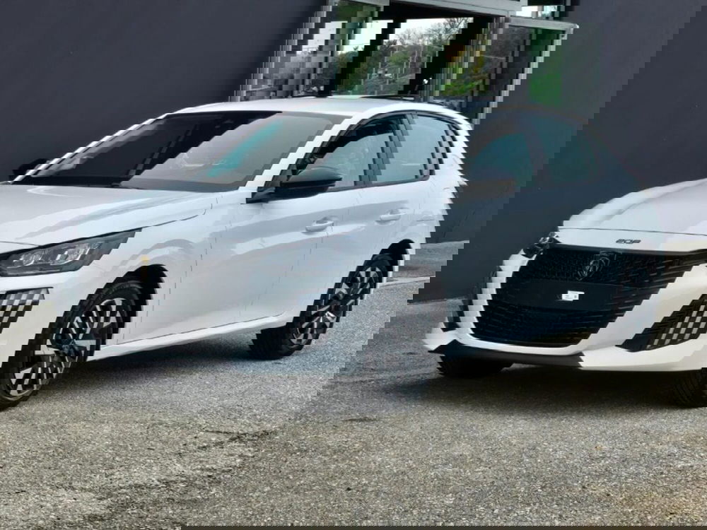 Peugeot 208 nuova a Foggia