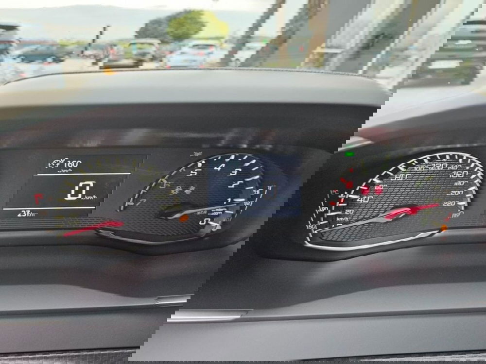 Peugeot 208 nuova a Foggia (10)