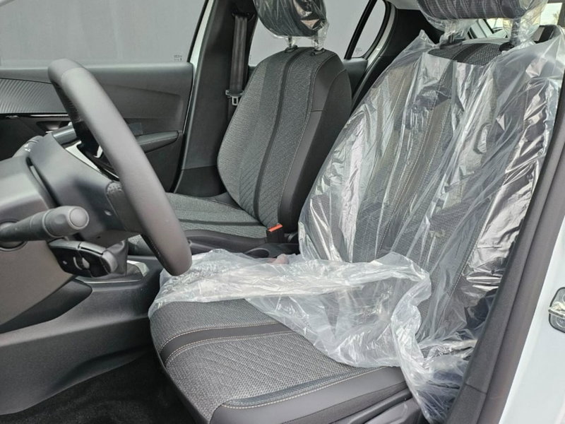 Peugeot 208 nuova a Foggia (12)