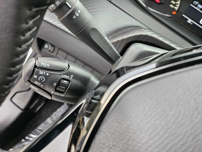 Peugeot 208 nuova a Foggia (14)