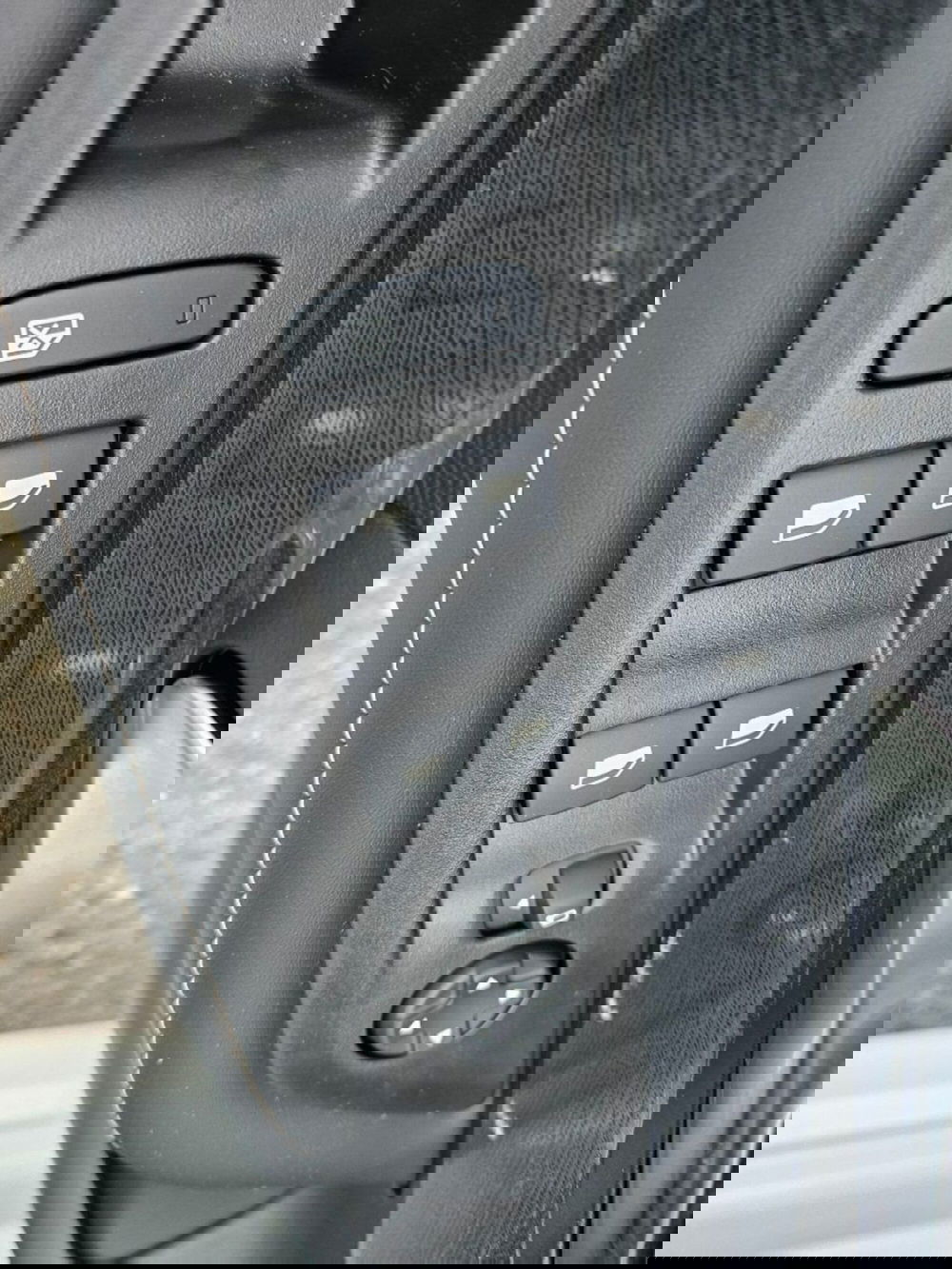 Peugeot 208 nuova a Foggia (16)