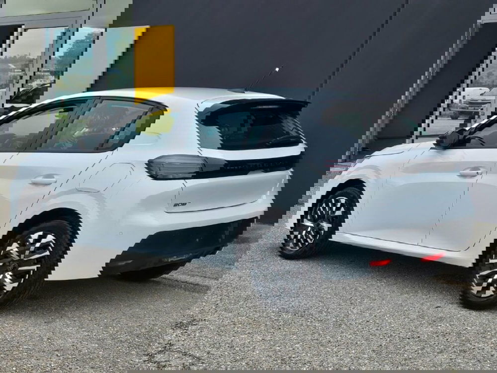 Peugeot 208 nuova a Foggia (3)