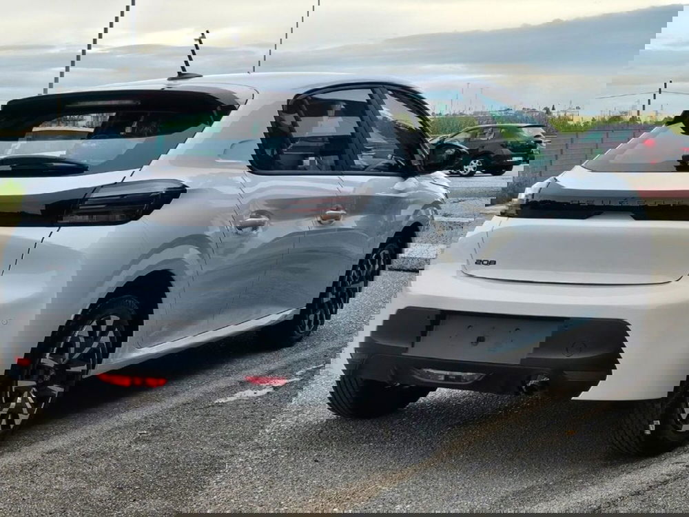 Peugeot 208 nuova a Foggia (5)