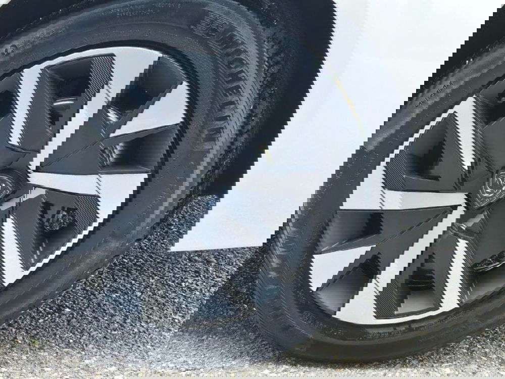 Peugeot 208 nuova a Foggia (6)