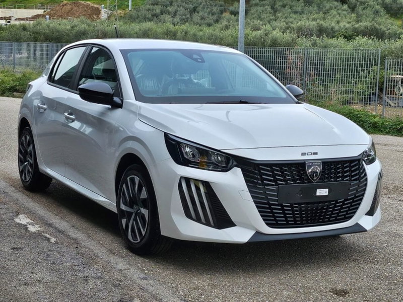 Peugeot 208 nuova a Foggia (7)