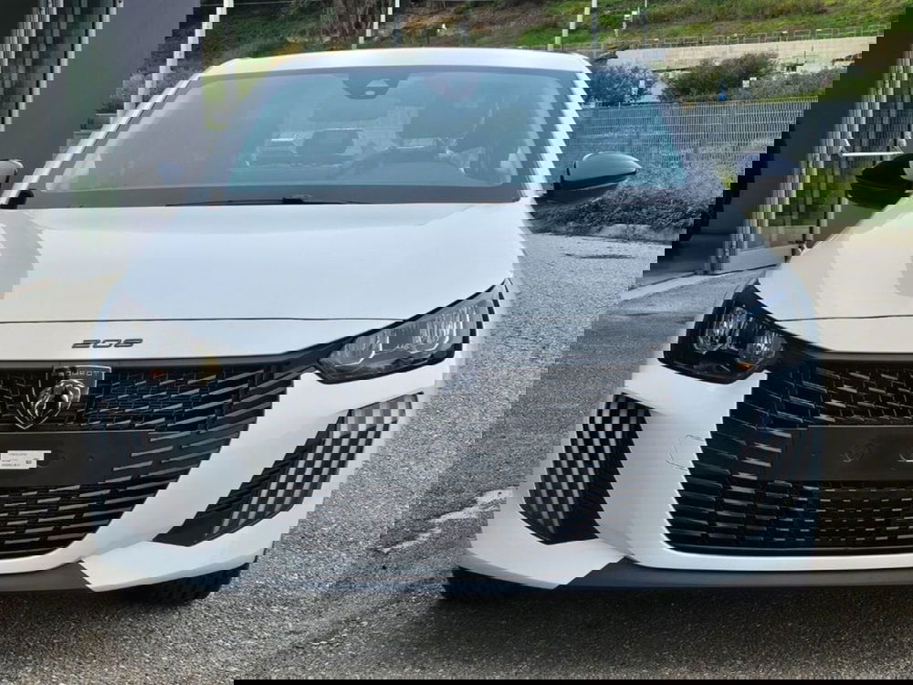 Peugeot 208 nuova a Foggia (8)