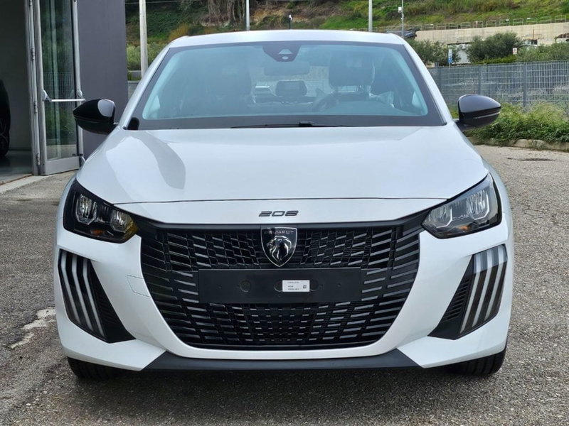 Peugeot 208 nuova a Foggia (8)
