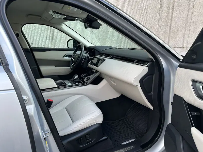 Land Rover Range Rover Velar usata a Salerno (4)