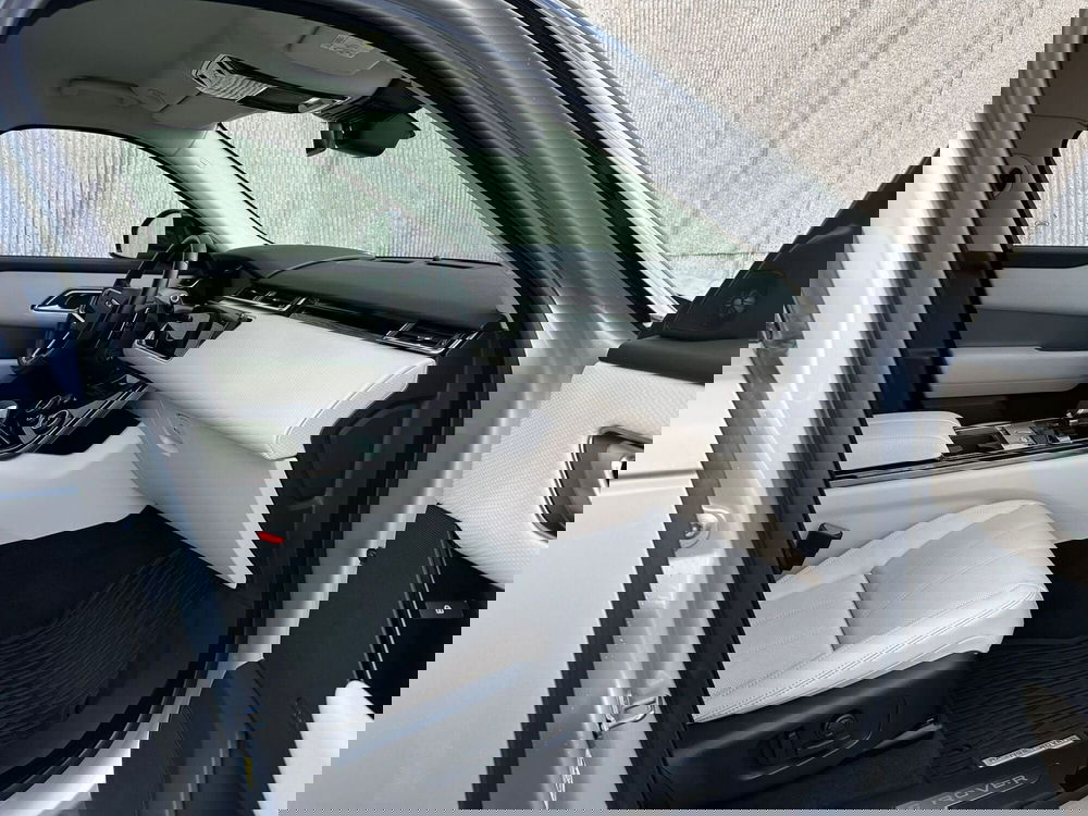 Land Rover Range Rover Velar usata a Salerno (4)