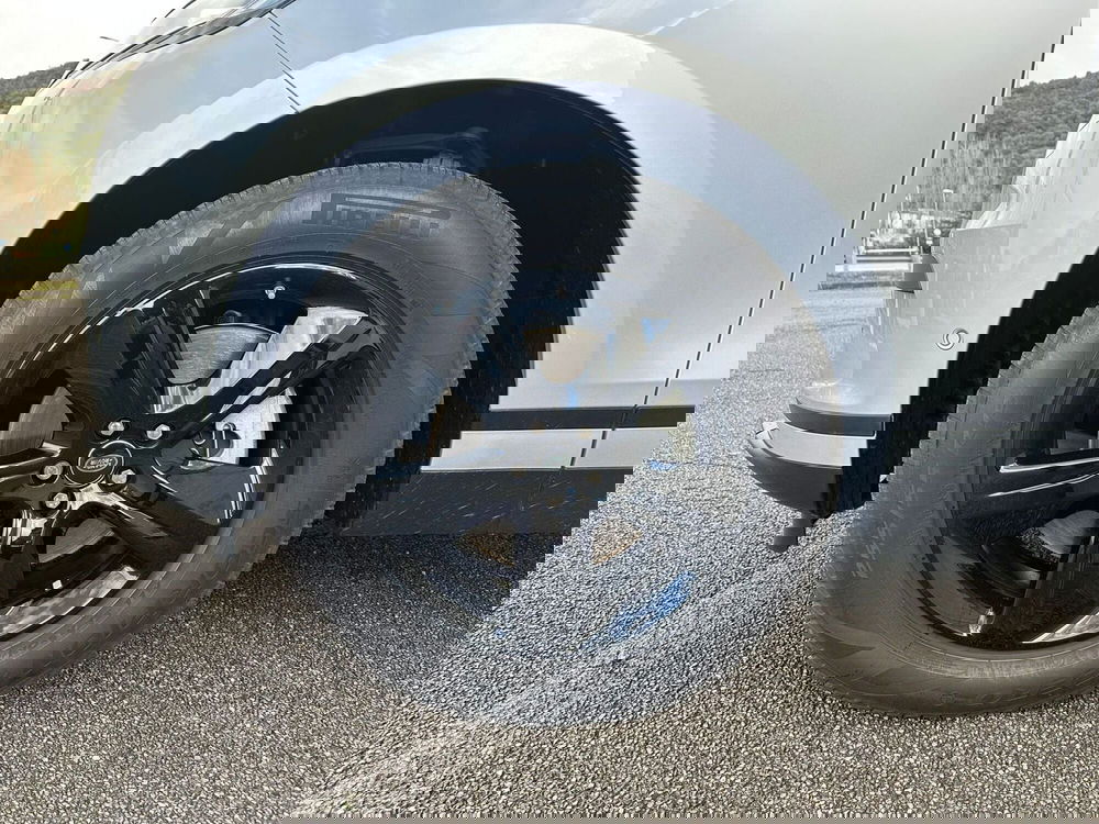 Land Rover Range Rover Velar usata a Salerno (9)