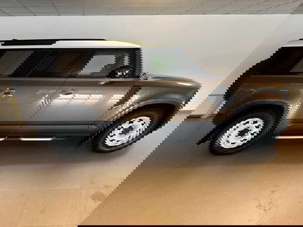 Land Rover Defender usata a Alessandria (6)