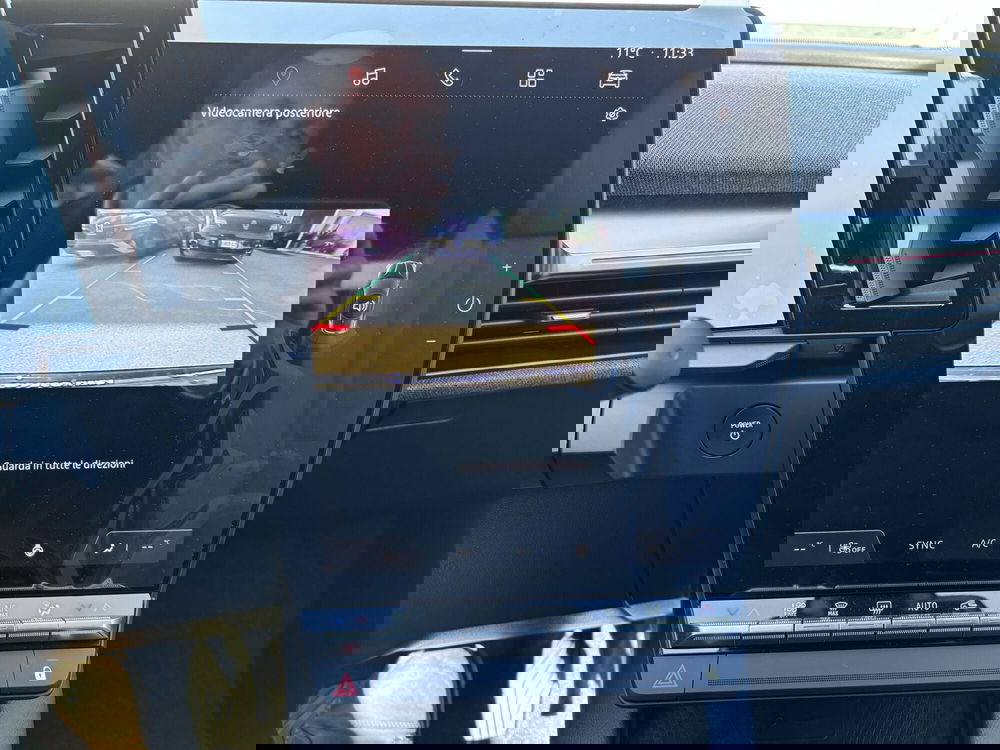 Renault Megane E-Tech Electric nuova a Ancona (18)