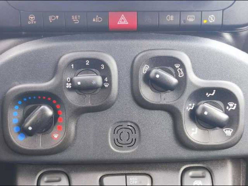 Fiat Panda Cross nuova a Roma (14)