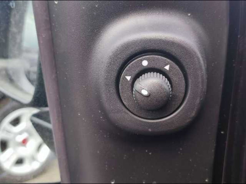 Fiat Panda Cross nuova a Roma (18)