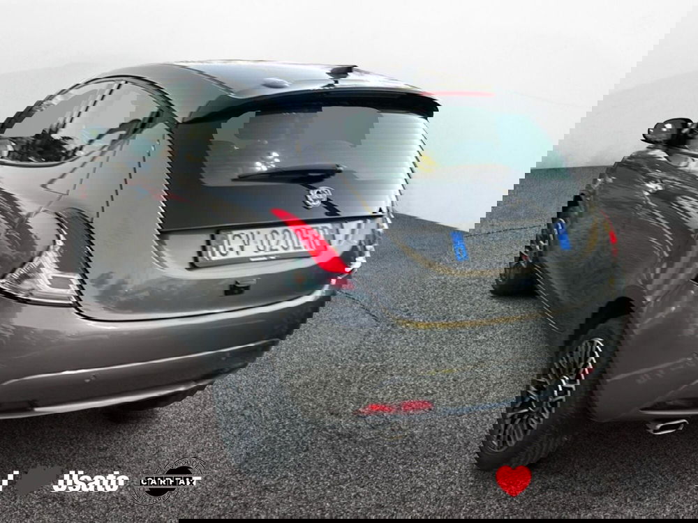 Lancia Ypsilon usata a Roma (4)