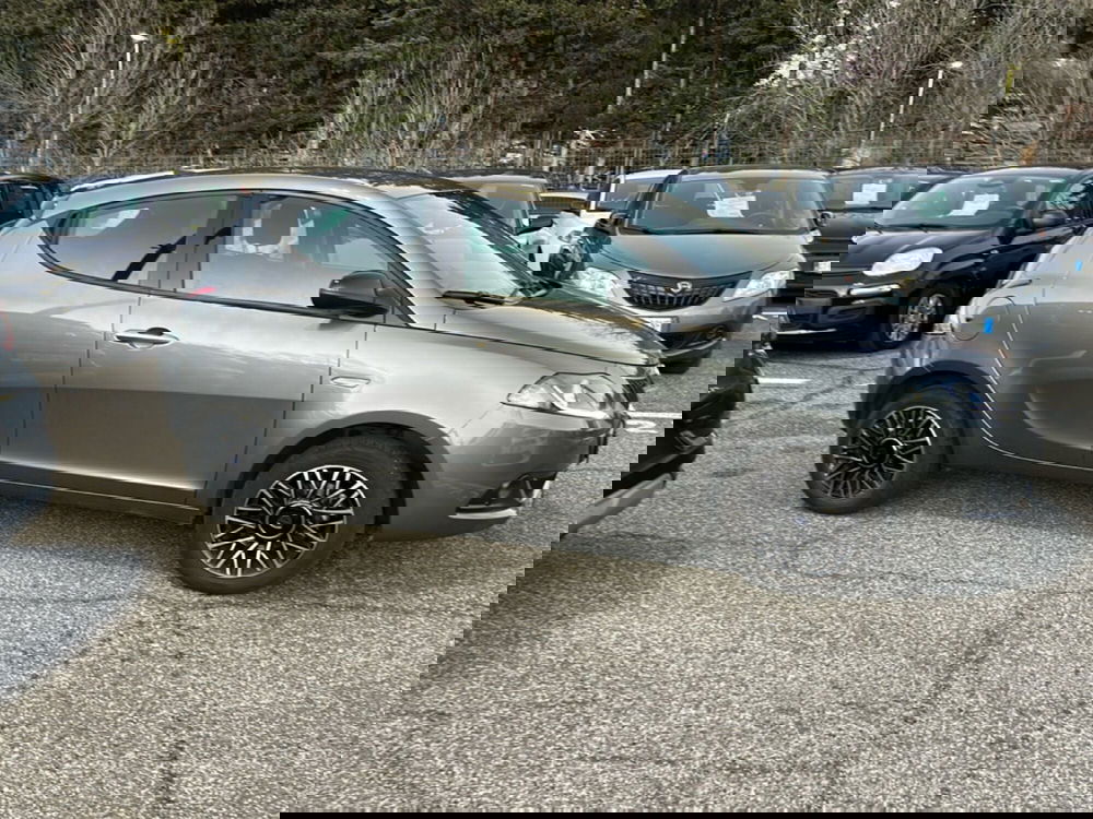 Lancia Ypsilon usata a Roma (6)