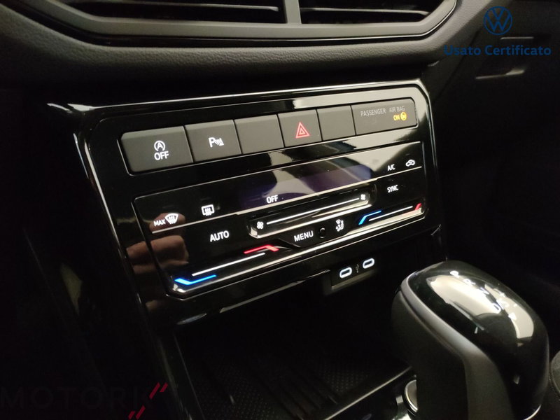 Volkswagen T-Cross nuova a Varese (14)