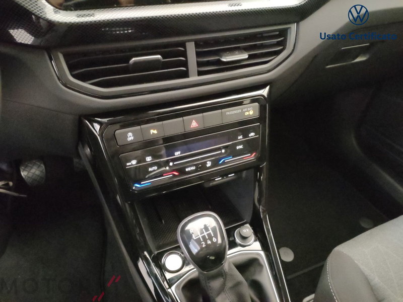 Volkswagen T-Cross nuova a Varese (14)