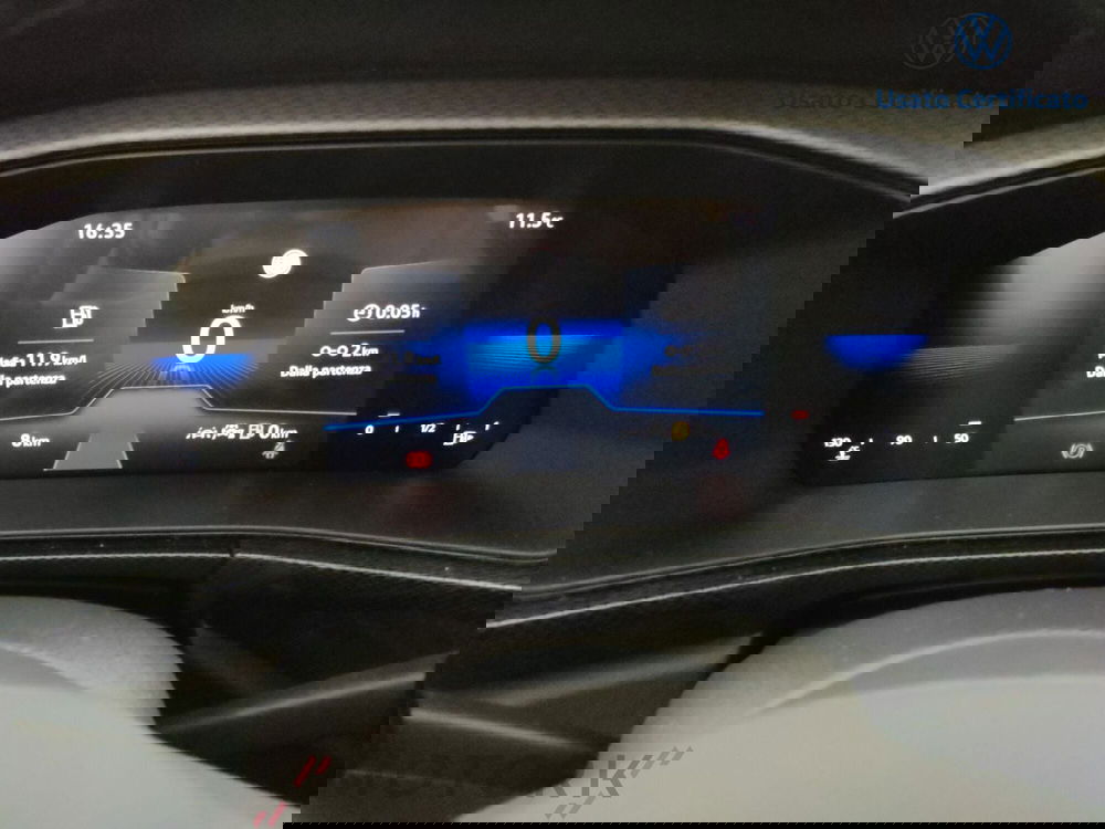 Volkswagen T-Cross nuova a Varese (15)