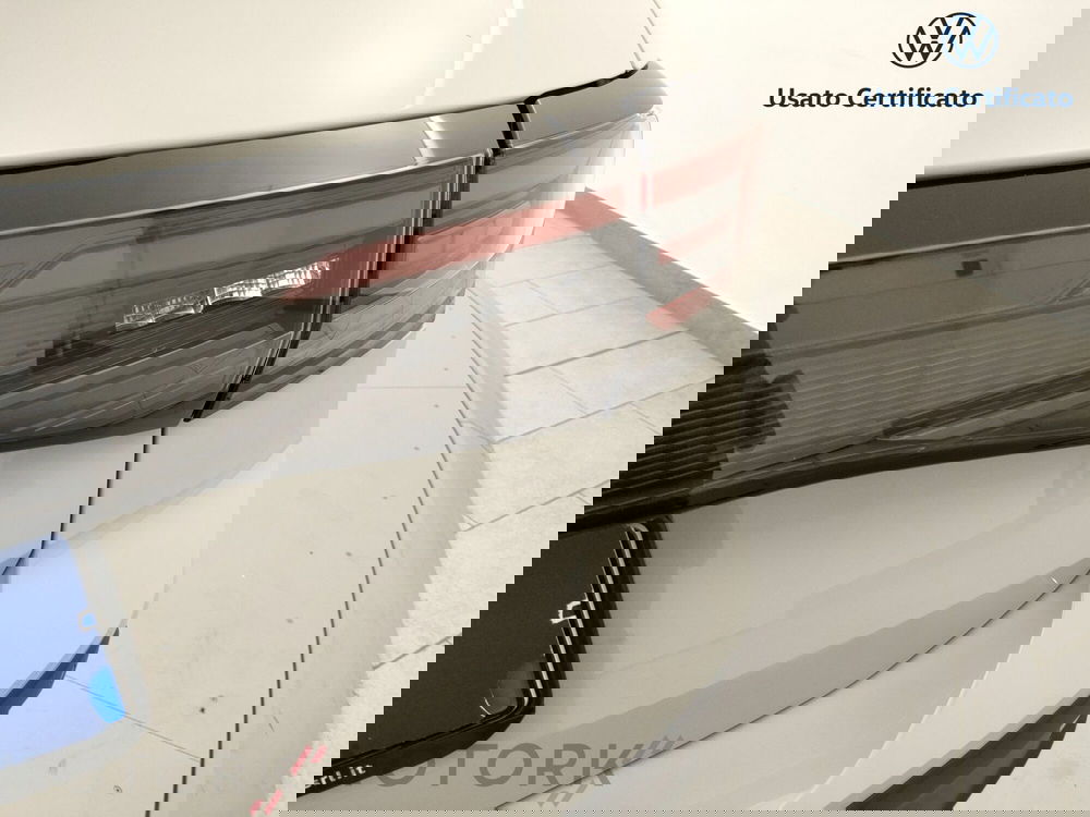 Volkswagen T-Cross nuova a Varese (8)