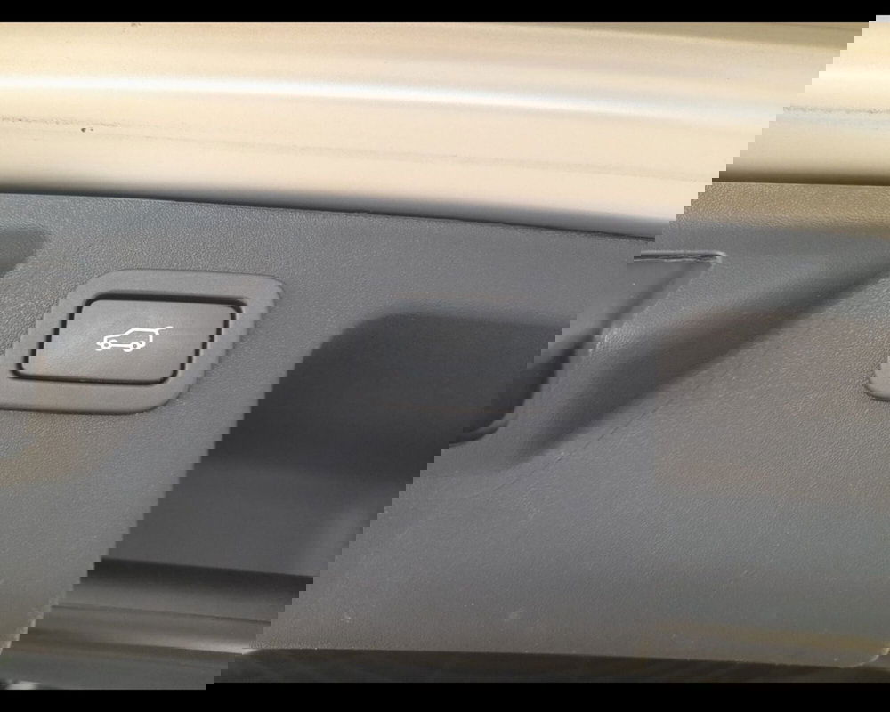 Land Rover Discovery Sport usata a Alessandria (13)