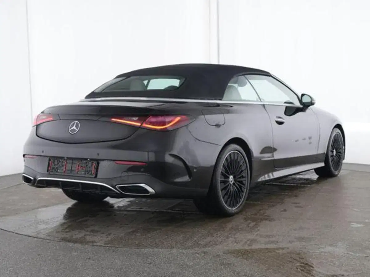 Mercedes-Benz CLE Cabrio usata a Milano (3)