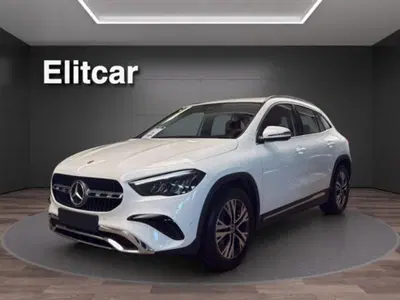 Mercedes-Benz GLA SUV 180 Progressive Advanced Plus auto del 2024 usata a Magenta