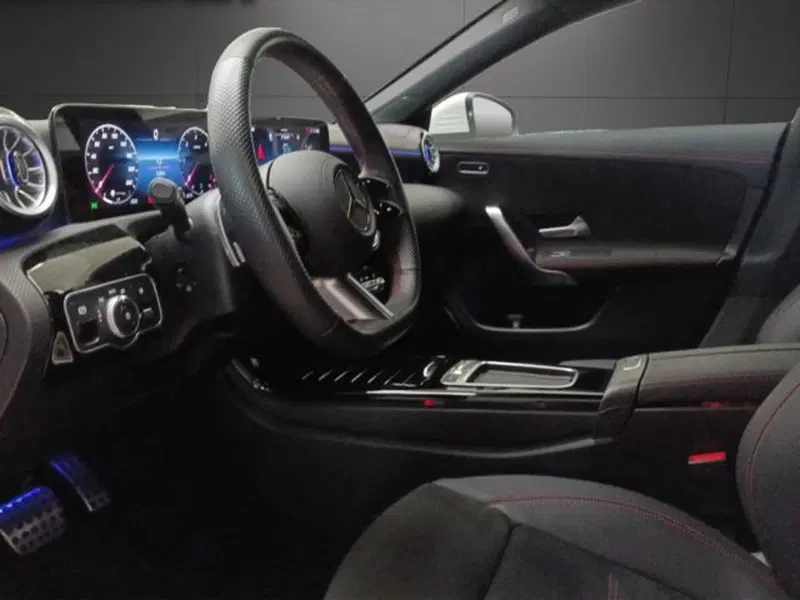 Mercedes-Benz CLA Shooting Brake usata a Milano (10)