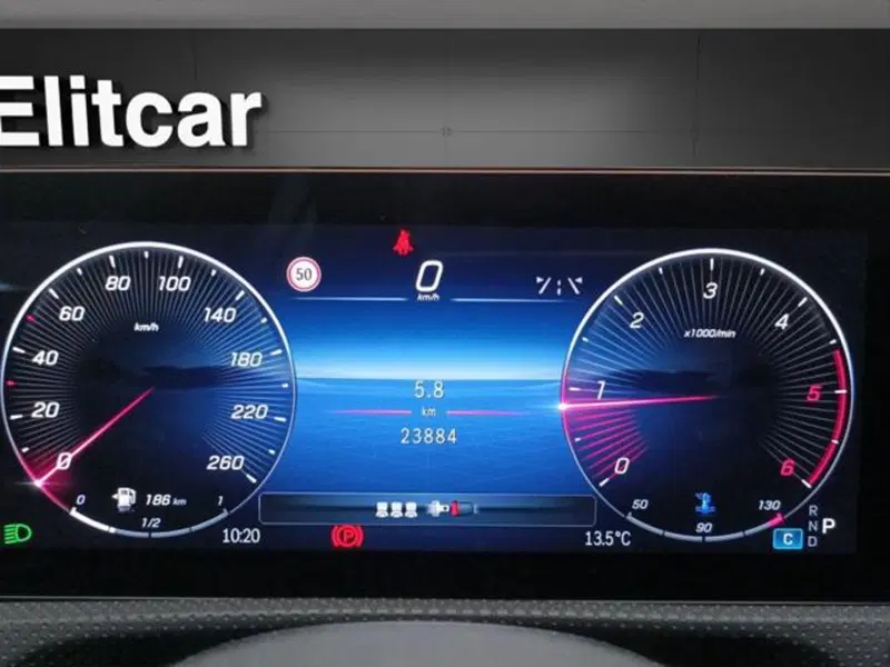Mercedes-Benz CLA Shooting Brake usata a Milano (16)