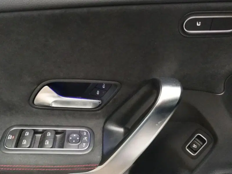 Mercedes-Benz CLA Shooting Brake usata a Milano (17)