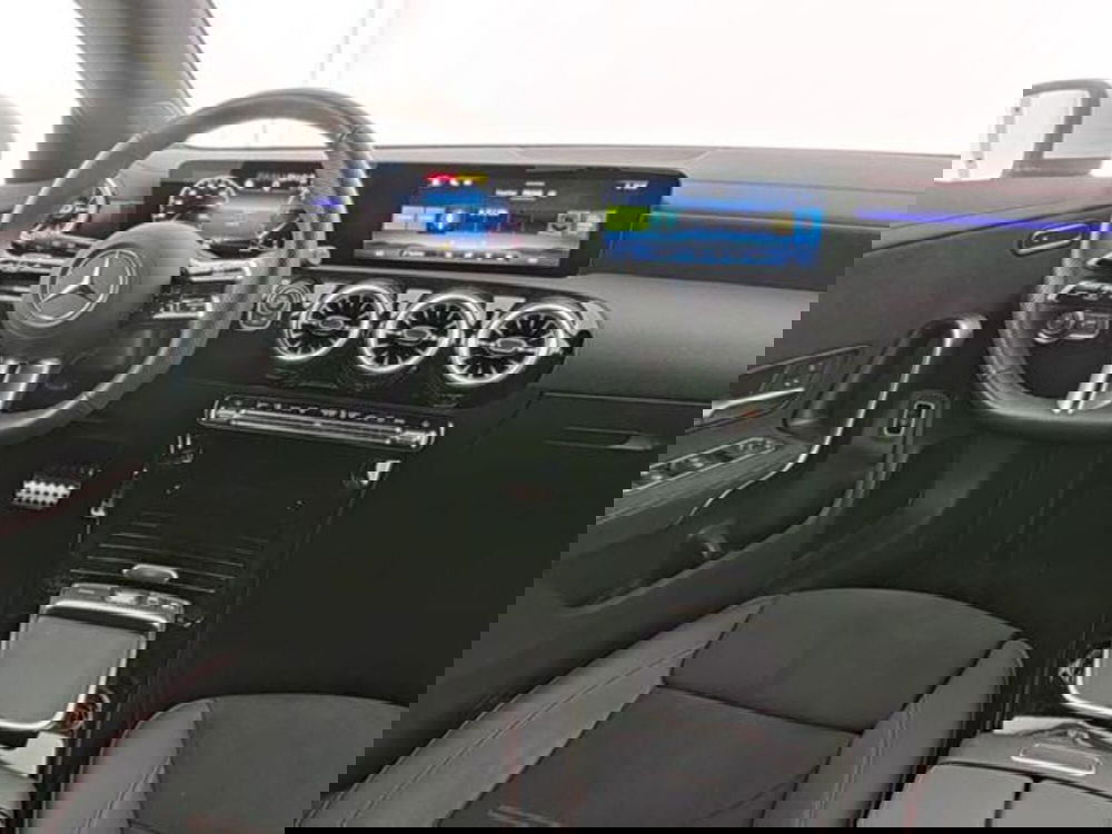 Mercedes-Benz CLA Shooting Brake usata a Milano (5)