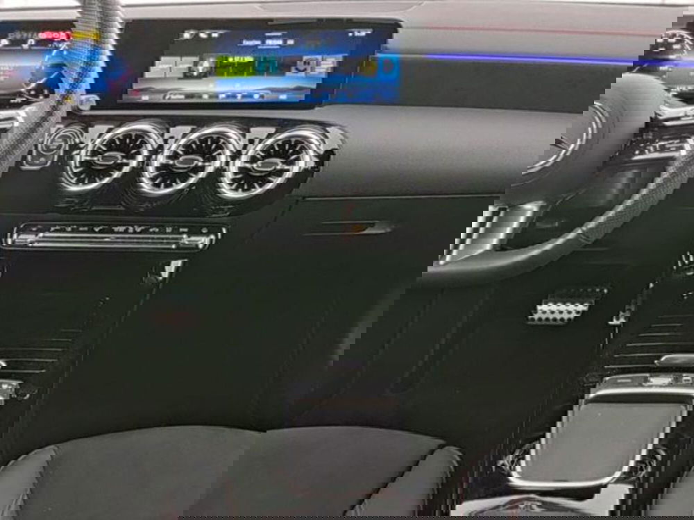 Mercedes-Benz CLA Shooting Brake usata a Milano (7)