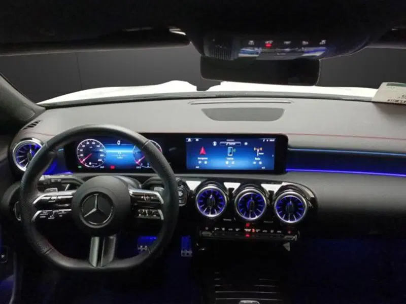 Mercedes-Benz CLA Shooting Brake usata a Milano (8)