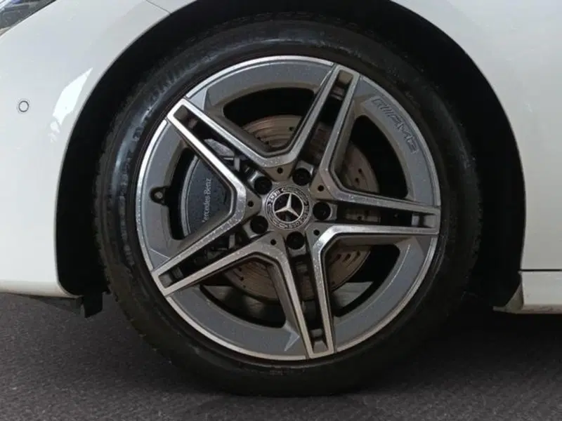 Mercedes-Benz CLA Shooting Brake usata a Milano (9)