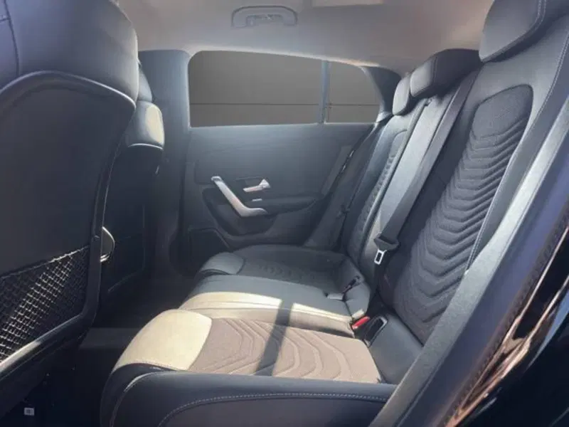 Mercedes-Benz CLA Shooting Brake usata a Milano (11)