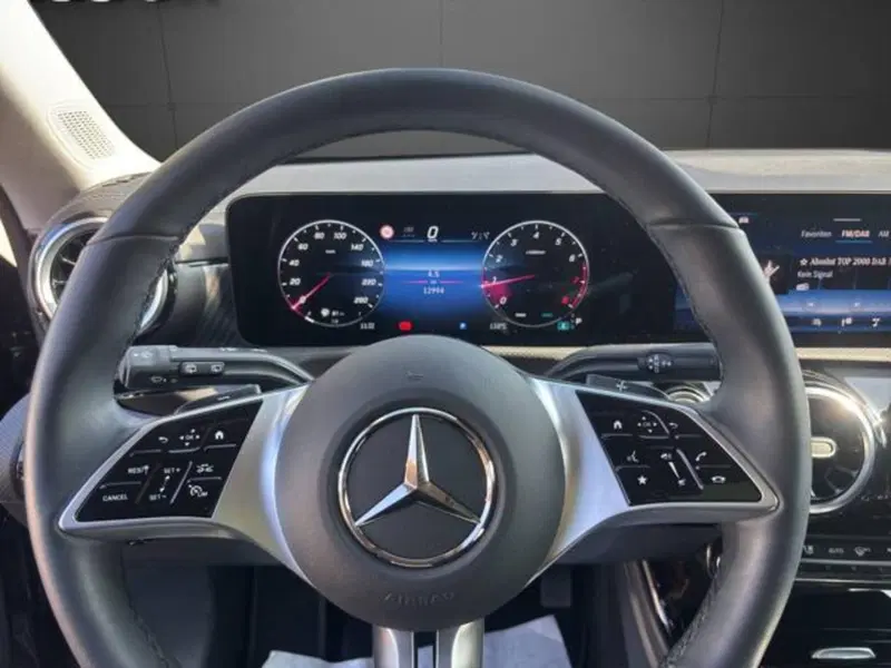 Mercedes-Benz CLA Shooting Brake usata a Milano (15)