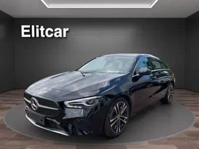 Mercedes-Benz CLA Shooting Brake 180 Advanced auto del 2024 usata a Magenta