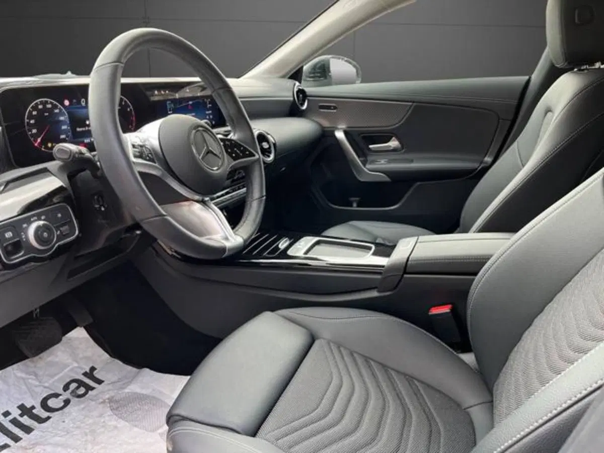 Mercedes-Benz CLA Shooting Brake usata a Milano (13)