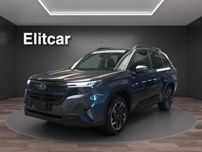 Subaru Forester 2.0 e-Boxer MHEV CVT Lineartronic Style nuova a Magenta